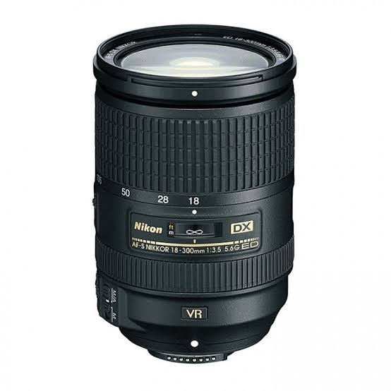Nikon AF-S 18-300mm f/3.5-5.6 G ED DX VR (used)